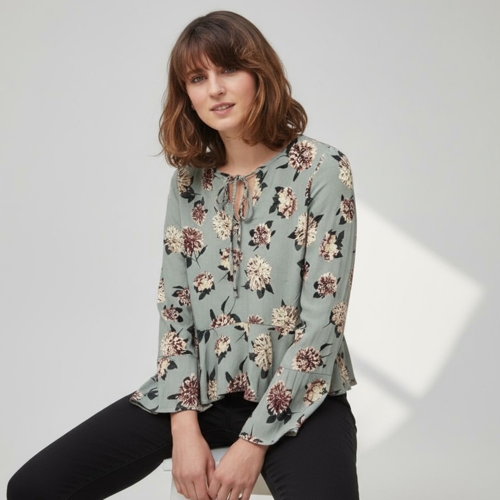 Black Swan Gray Floral Peplum Long Bell Sleeve Blouse Size S